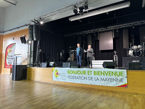 Lire la suite à propos de l’article Retour en images des déjeuners spectacles de Louverné et de Château-Gontier-sur-Mayenne les 3 et 4 octobre 2024