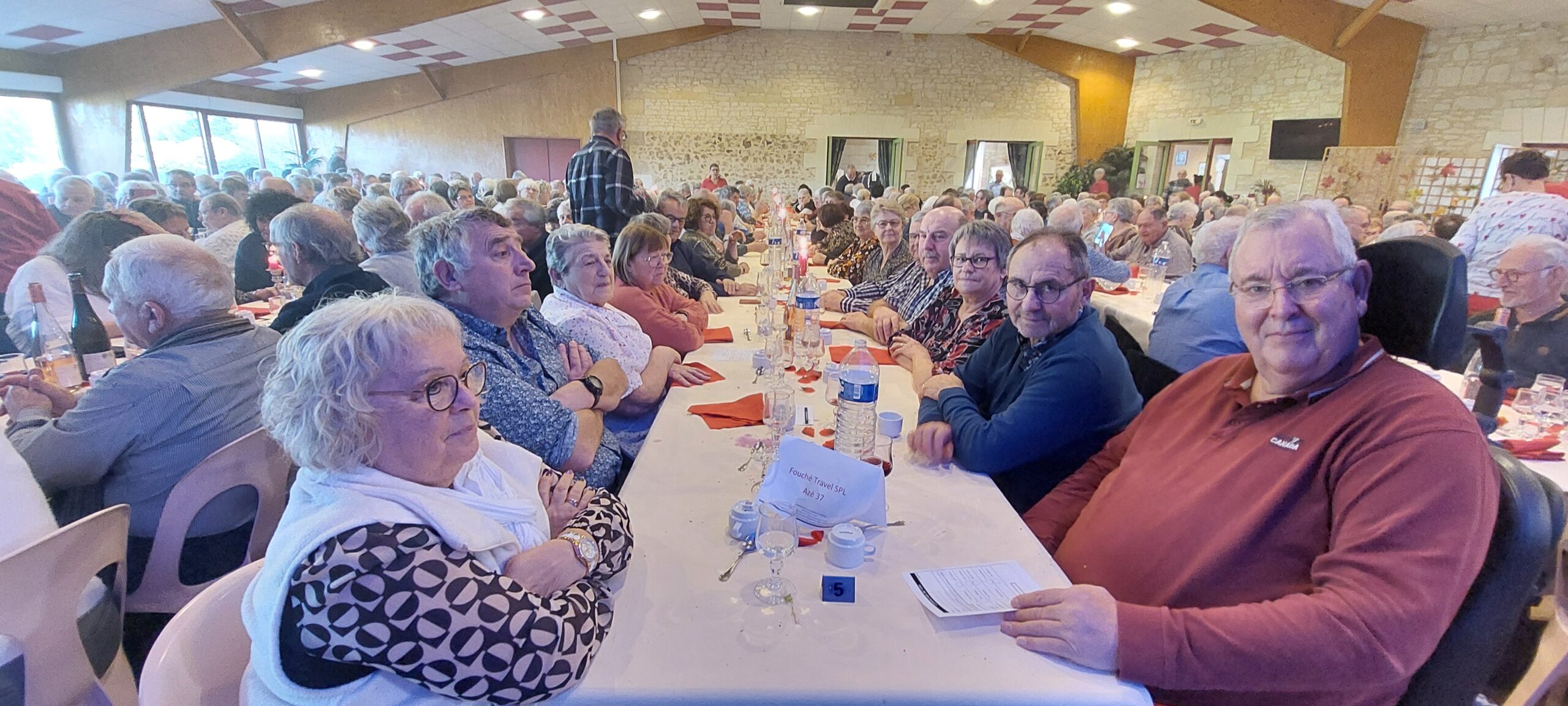 Lire la suite à propos de l’article Pour la Saint-Valentin, journée repas cabaret pour le club d’Azé le vendredi 14 février 2025